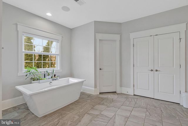 362 PARK ST NE, Vienna, VA 22180