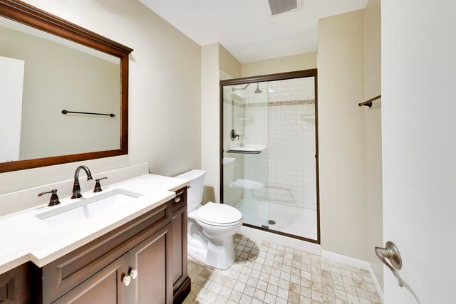 106 Regency Drive 106, Lombard, IL 60148