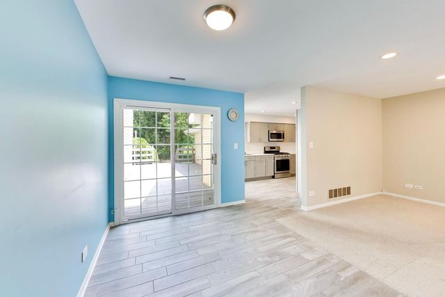 106 Regency Drive 106, Lombard, IL 60148