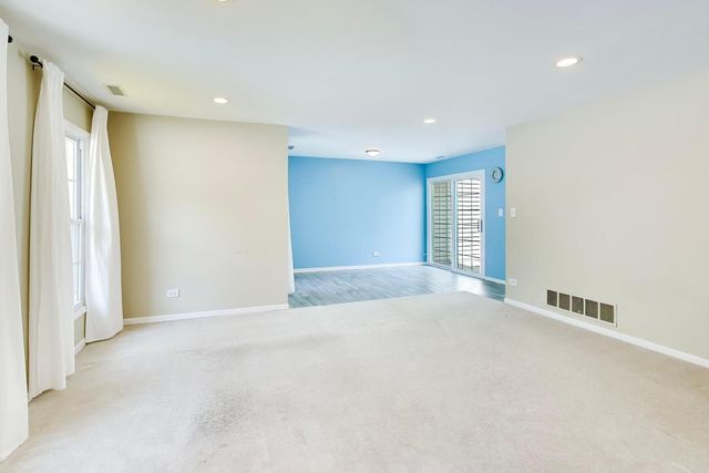 106 Regency Drive 106, Lombard, IL 60148