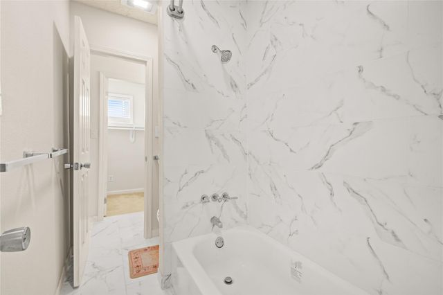 5902 Hornwood Dr B, Houston, TX 77081