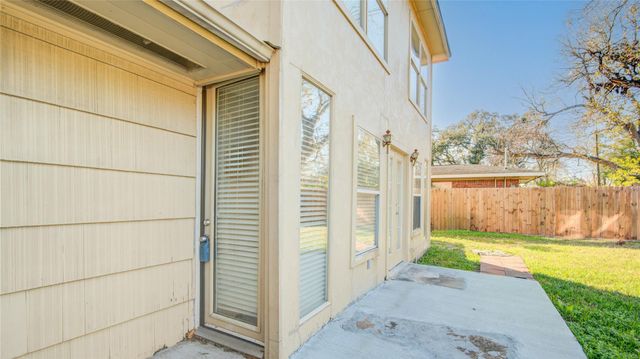 5902 Hornwood Dr B, Houston, TX 77081