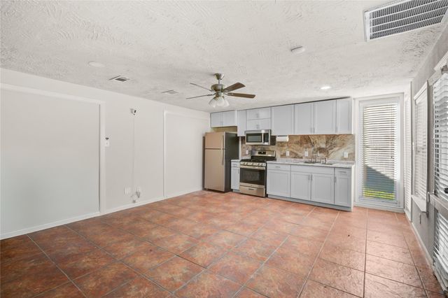 5902 Hornwood Dr B, Houston, TX 77081