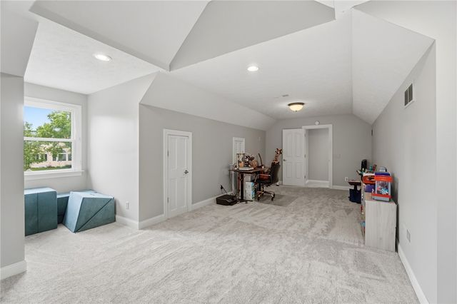 295 N Hills Boulevard, Springboro, OH 45066