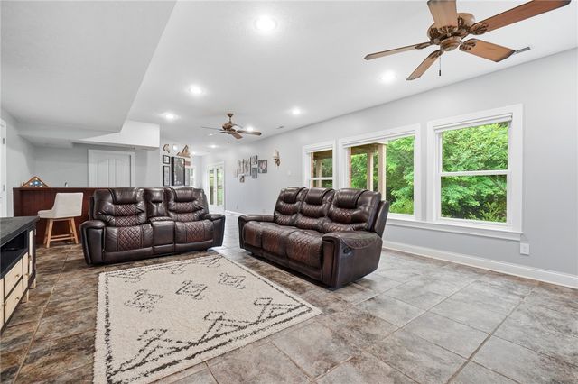 295 N Hills Boulevard, Springboro, OH 45066