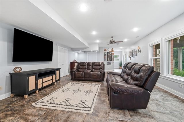 295 N Hills Boulevard, Springboro, OH 45066