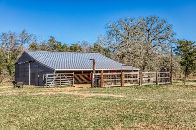 9354 Fm-2780, Burton, TX 77835