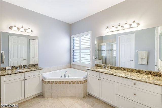 3224 Pacific DR, Naples, FL 34119