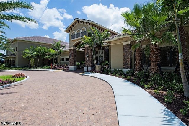 3224 Pacific DR, Naples, FL 34119