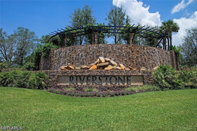 3224 Pacific DR, Naples, FL 34119