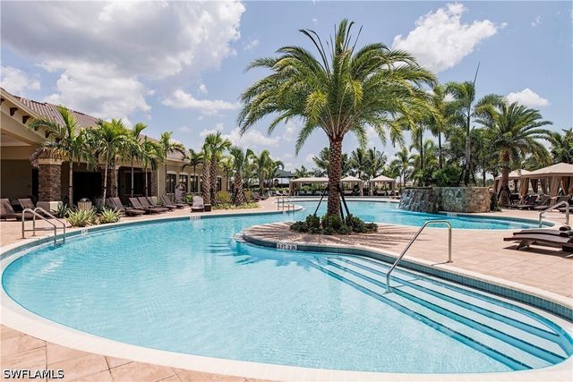 3224 Pacific DR, Naples, FL 34119