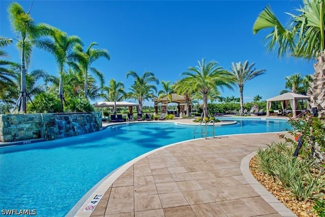 3224 Pacific DR, Naples, FL 34119