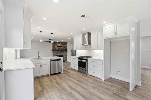 640 Fossil Wood Drive, Saginaw, TX 76179