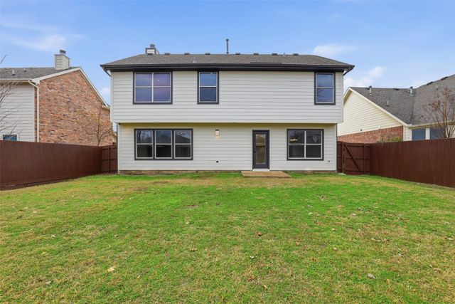 640 Fossil Wood Drive, Saginaw, TX 76179