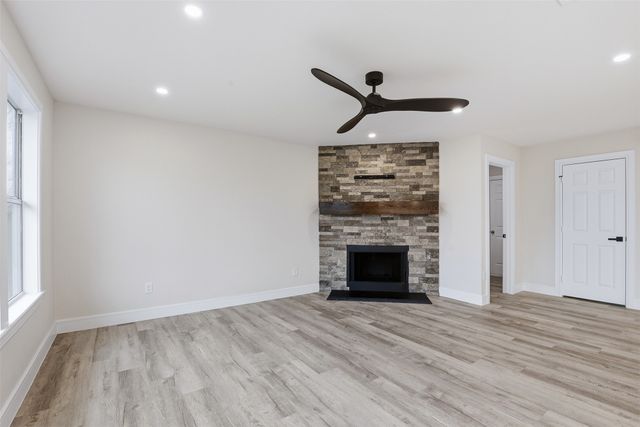 640 Fossil Wood Drive, Saginaw, TX 76179