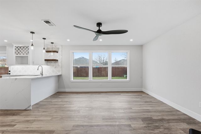 640 Fossil Wood Drive, Saginaw, TX 76179