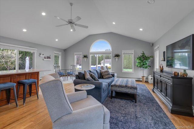 340 Woodbridge Lane, Jericho, NY 11753