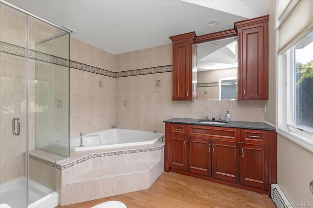 340 Woodbridge Lane, Jericho, NY 11753