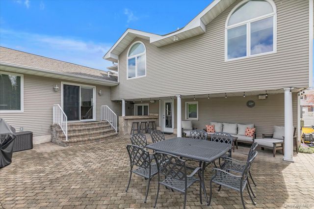 340 Woodbridge Lane, Jericho, NY 11753