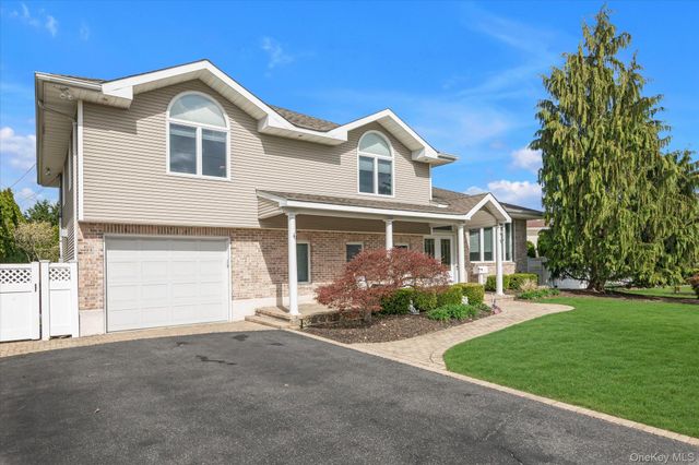 340 Woodbridge Lane, Jericho, NY 11753