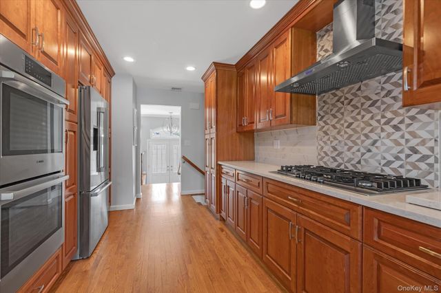 340 Woodbridge Lane, Jericho, NY 11753