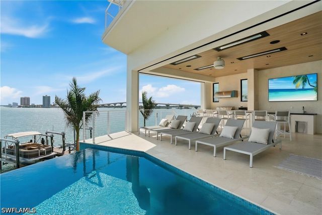 280 Estrellita DR, Fort Myers Beach, FL 33931
