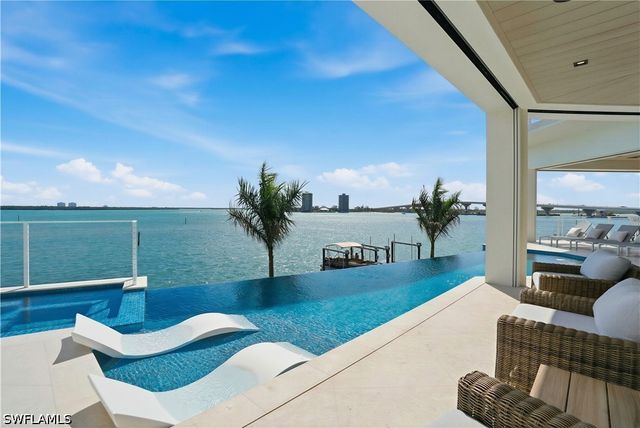 280 Estrellita DR, Fort Myers Beach, FL 33931