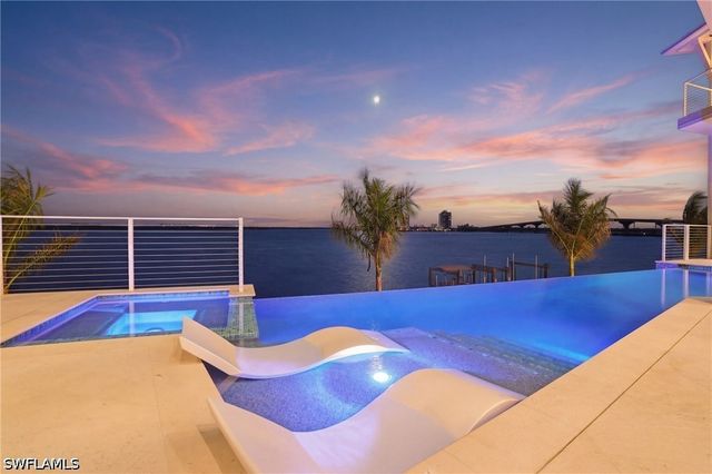 280 Estrellita DR, Fort Myers Beach, FL 33931
