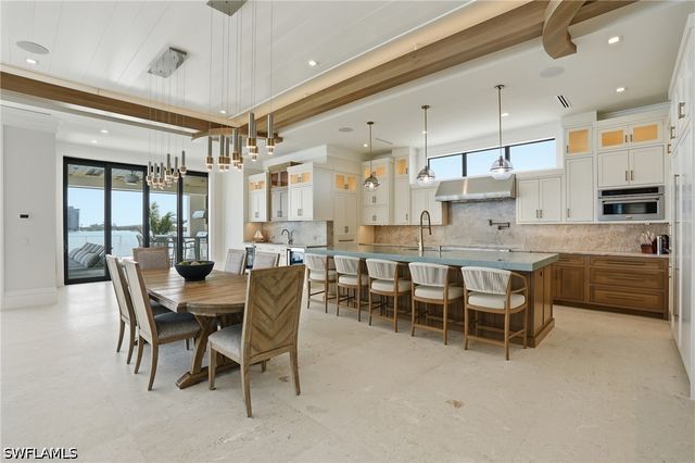 280 Estrellita DR, Fort Myers Beach, FL 33931