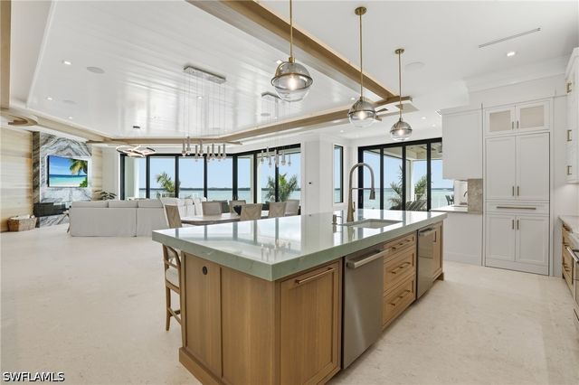 280 Estrellita DR, Fort Myers Beach, FL 33931