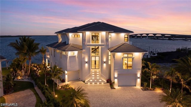280 Estrellita DR, Fort Myers Beach, FL 33931