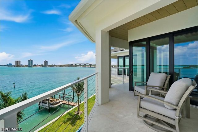 280 Estrellita DR, Fort Myers Beach, FL 33931