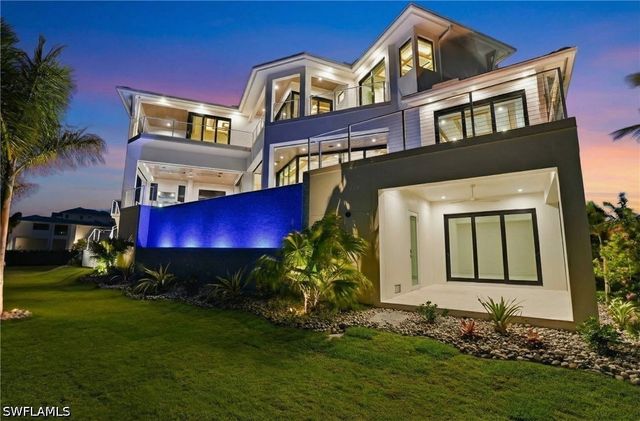 280 Estrellita DR, Fort Myers Beach, FL 33931