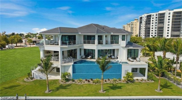 280 Estrellita DR, Fort Myers Beach, FL 33931