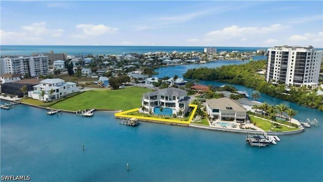 280 Estrellita DR, Fort Myers Beach, FL 33931