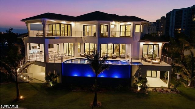 280 Estrellita DR, Fort Myers Beach, FL 33931