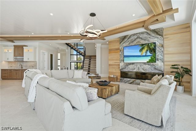 280 Estrellita DR, Fort Myers Beach, FL 33931