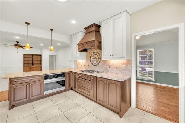 617 Arbor Court, Highland Village, TX 75077