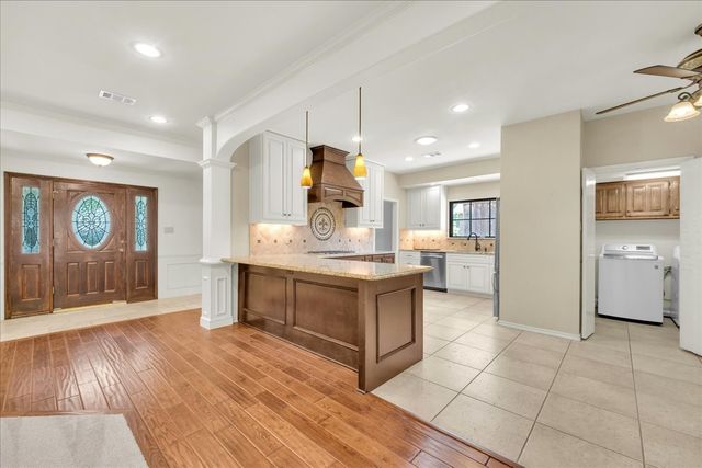 617 Arbor Court, Highland Village, TX 75077