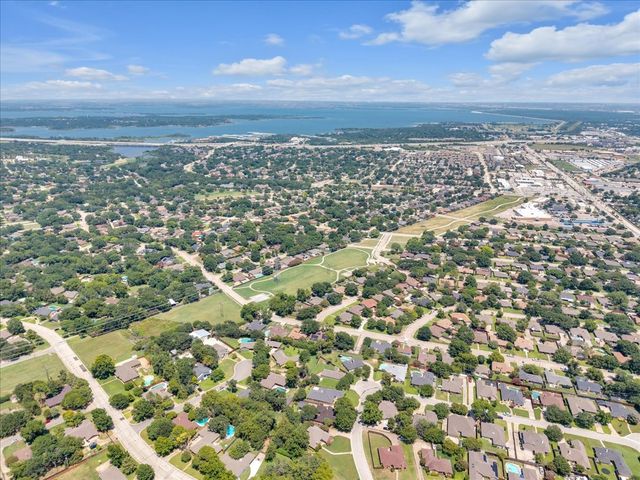 617 Arbor Court, Highland Village, TX 75077