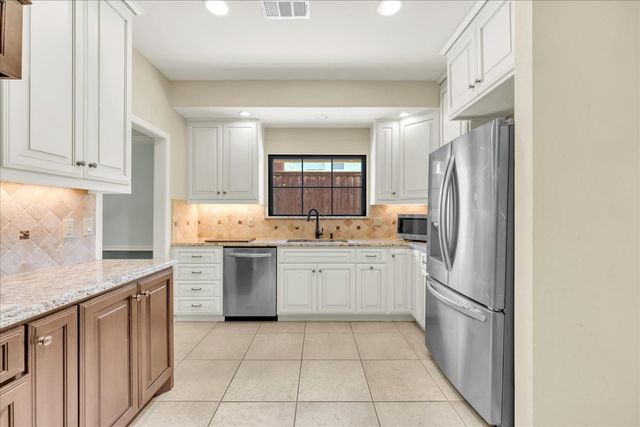 617 Arbor Court, Highland Village, TX 75077