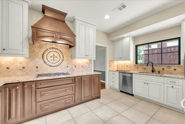 617 Arbor Court, Highland Village, TX 75077