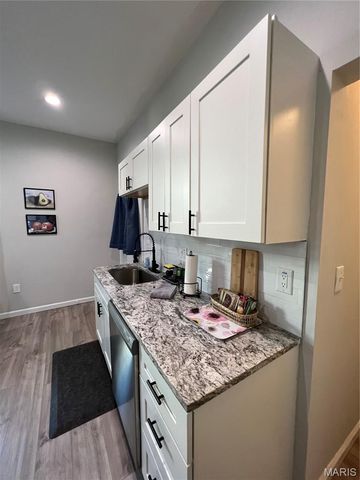 5366 Southwest Avenue, St Louis, MO 63139