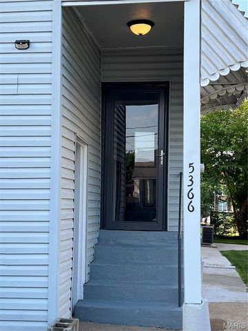 5366 Southwest Avenue, St Louis, MO 63139