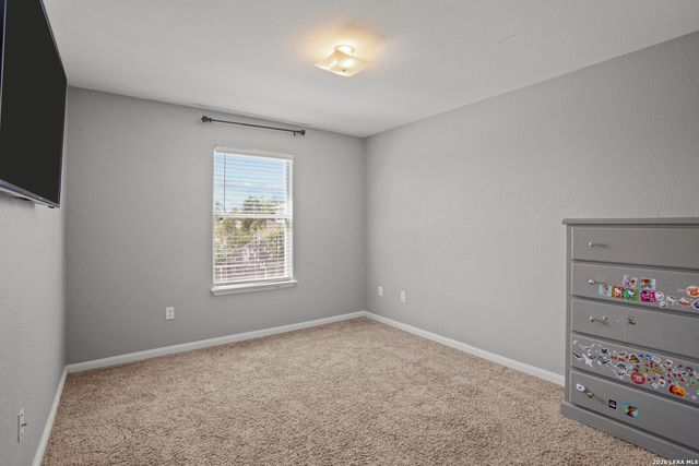 5923 Fox Cyn, San Antonio, TX 78252