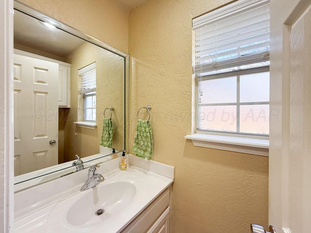 7805 STUYVESANT Avenue, Amarillo, TX 79121