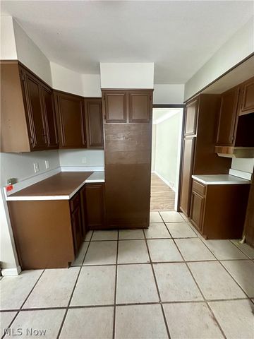 4904 E 90th Street, Garfield Heights, OH 44125