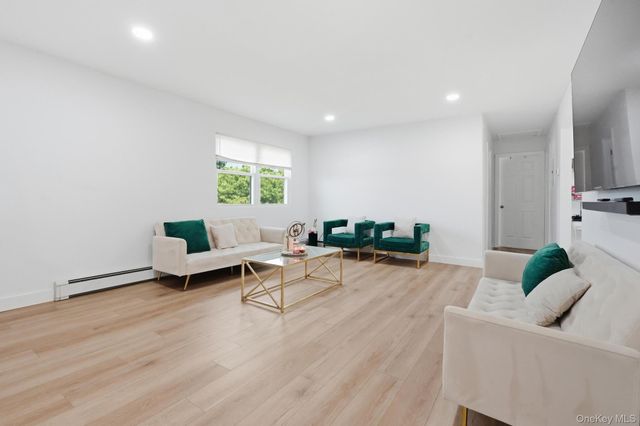 841 Willow Road, Franklin Square, NY 11010
