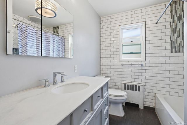 841 Willow Road, Franklin Square, NY 11010