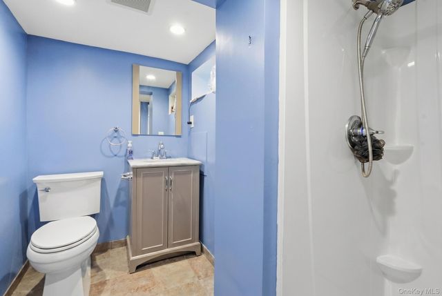 841 Willow Road, Franklin Square, NY 11010